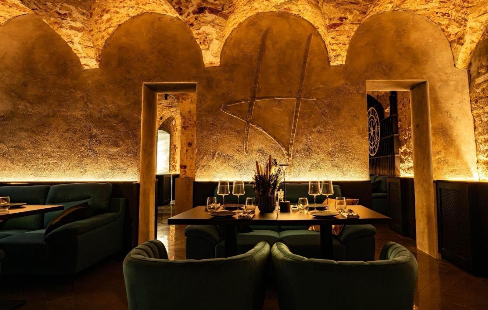 Pullman Riga Old Town Ξενοδοχείο Εξωτερικό φωτογραφία Restaurant in the basement of the hotel