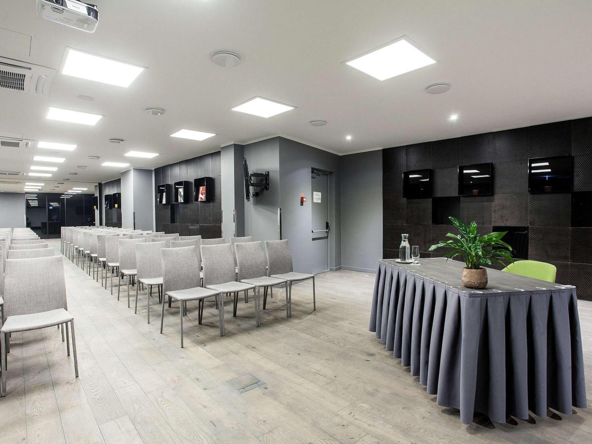 Pullman Riga Old Town Ξενοδοχείο Εξωτερικό φωτογραφία The press conference room